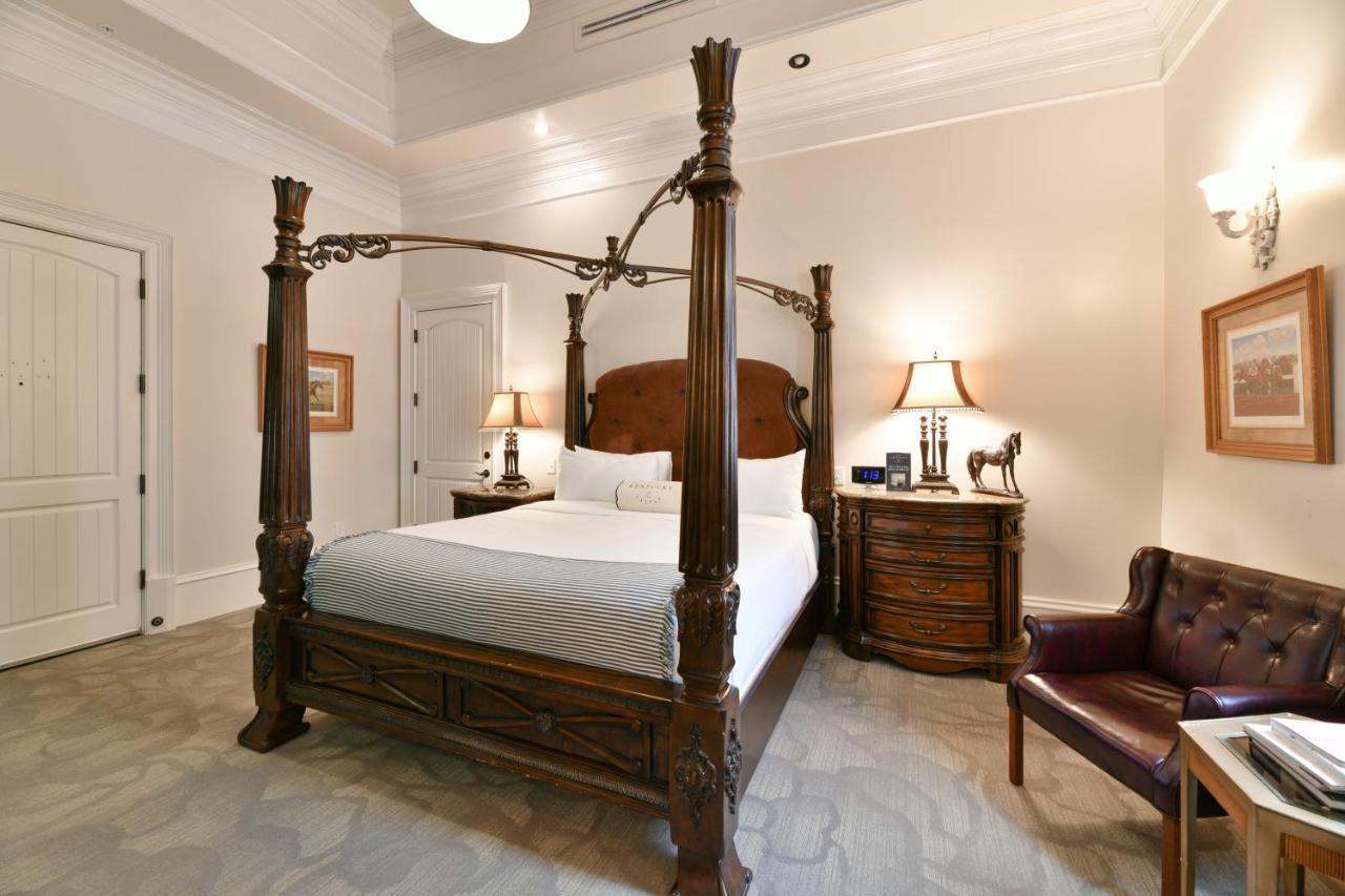 מלון Versailles Kentucky Castle מראה חיצוני תמונה