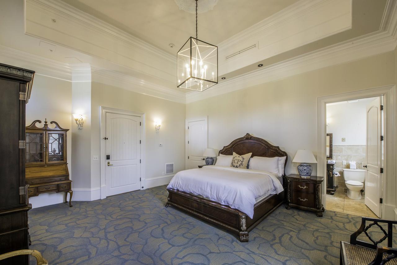 מלון Versailles Kentucky Castle מראה חיצוני תמונה